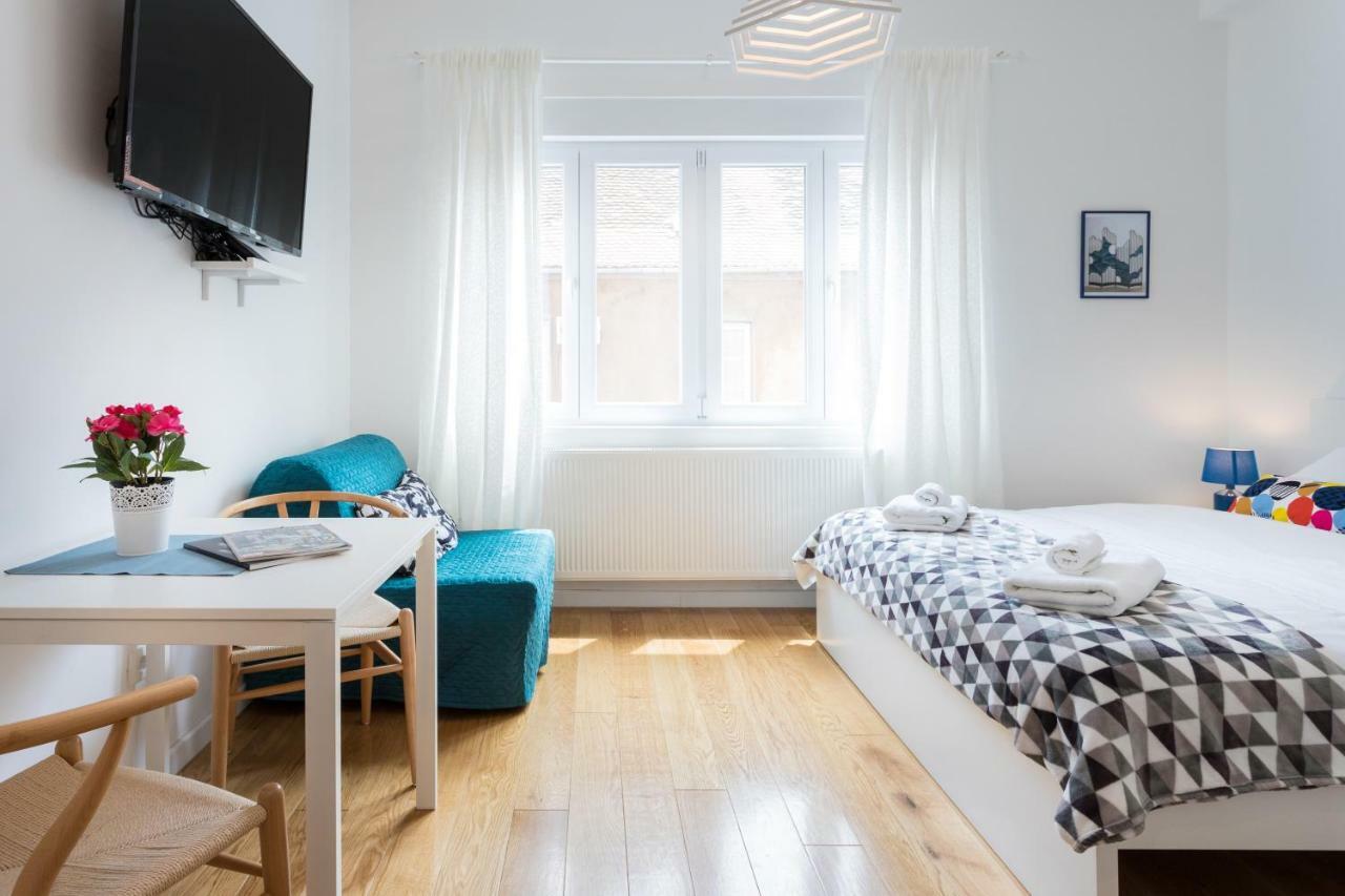 Studio Apartments Near Park Zrinjevac Zagreb Luaran gambar